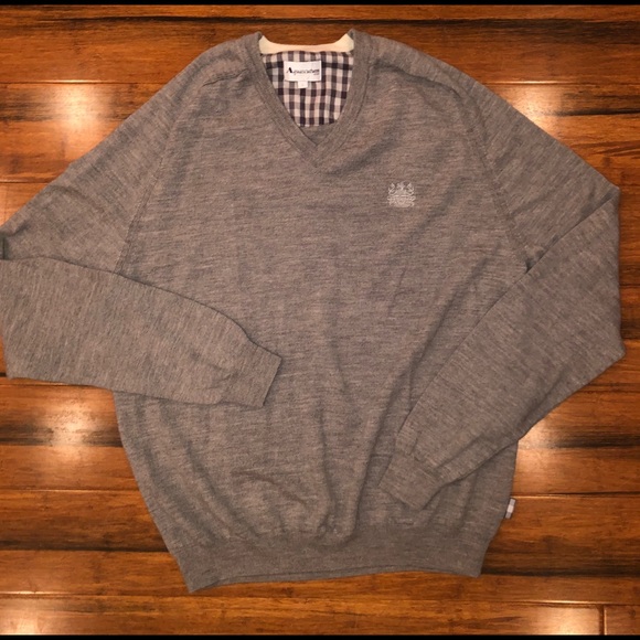 Aquascutum merino v-neck golf sweater